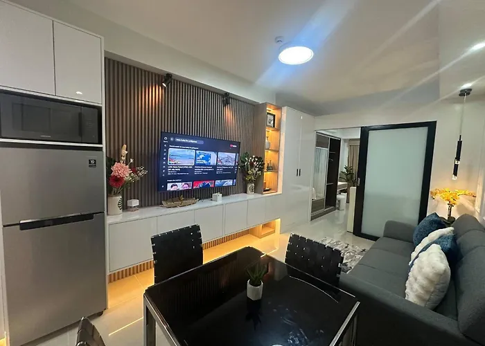 Chic Retreat In Pasay - Scandinavian With Balcony Facing Mall Of *